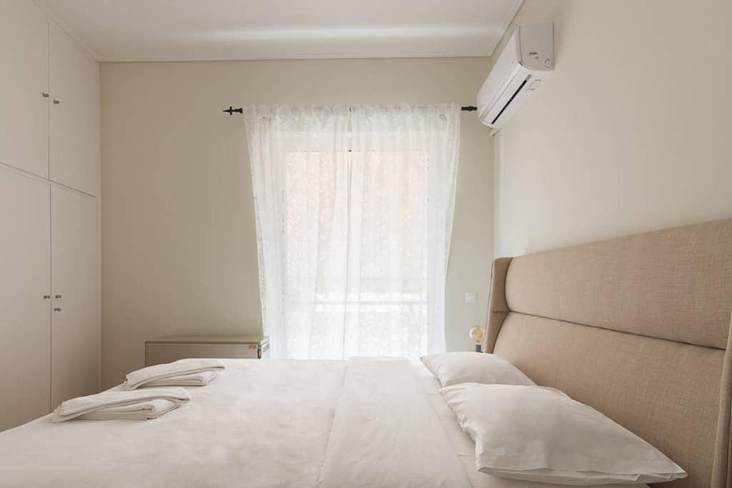 Cozy Flat With 1 Bedroom Next To Metro Station アテネ エクステリア 写真
